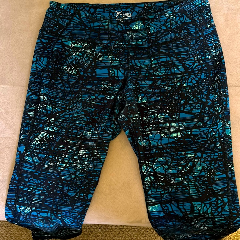 Super cute workout capris